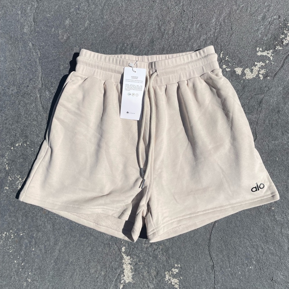 Alo Yoga Women Athletic Cotton Shorts Size Large Beige/Cream
